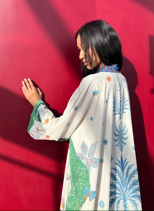 The Untitled Project – Seen Leaving the Corniche abaya, colorful matte silk resortwear designed in Saudi Arabia and shipped worldwide.