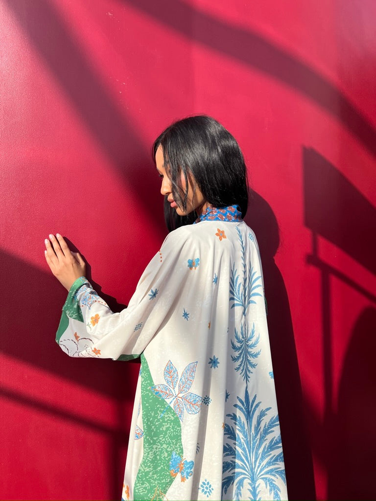 The Untitled Project – Seen Leaving the Corniche abaya, colorful matte silk resortwear designed in Saudi Arabia and shipped worldwide.