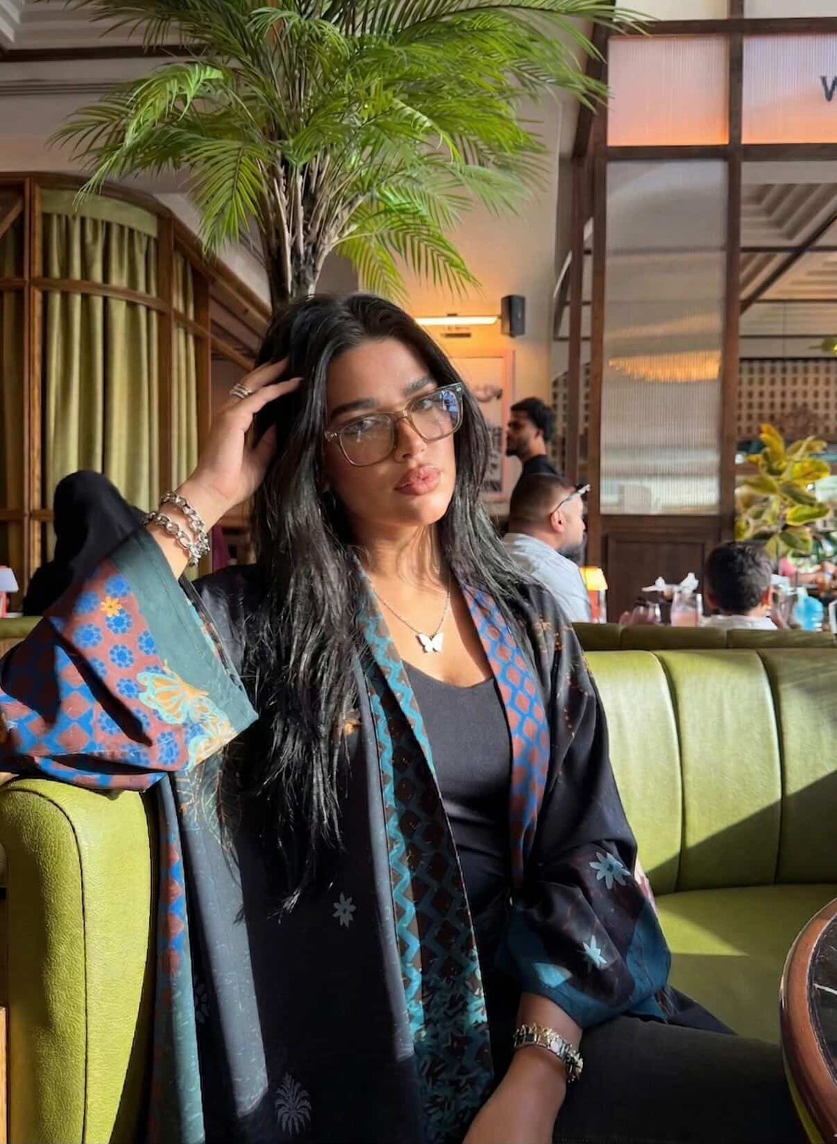 Corniche in Black at lunch