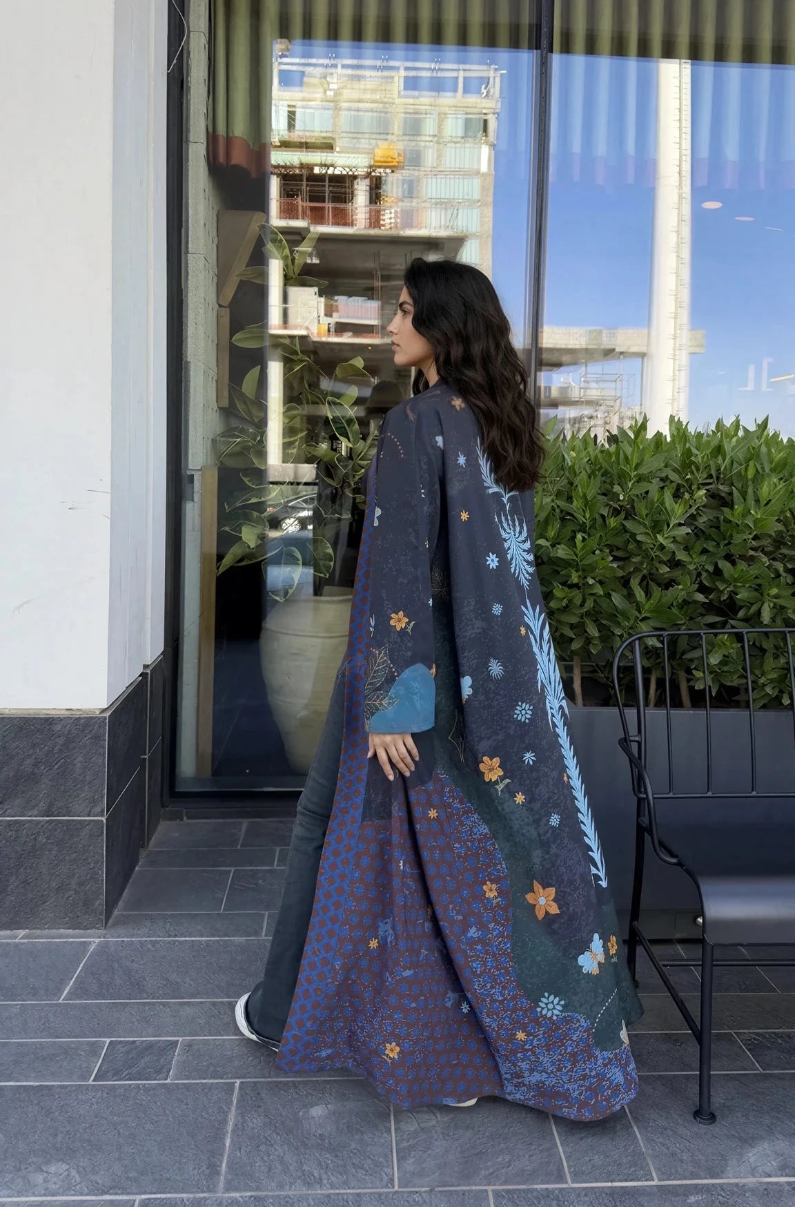 Seen Leaving the Corniche-7