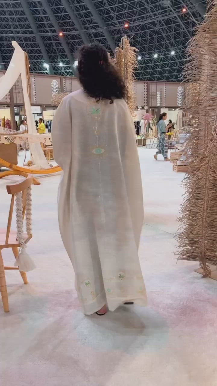Load and play video in Gallery viewer, The Gypsy Heart - Show Stopper Back Abaya
