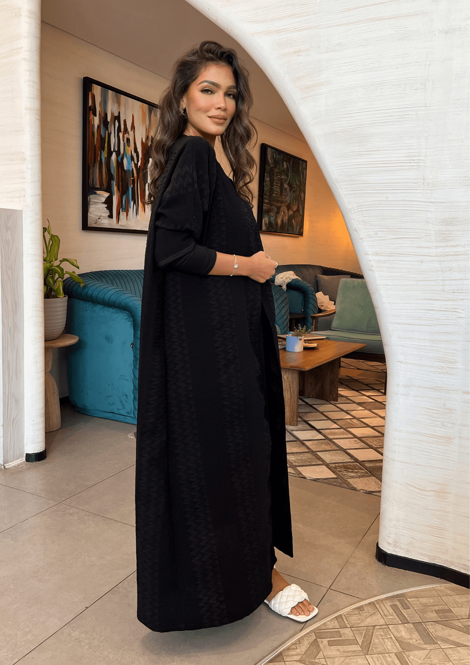 Miss chic - elegant black Abaya - Online Shopping - The Untitled Project